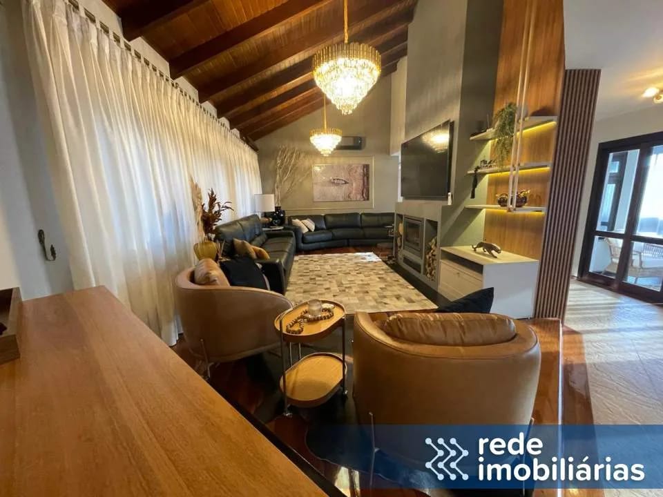 RESIDÊNCIA EXCLUSIVA NO CENTRO | ELEGÂNCIA, PRIVACIDADE E CONFORTO UMA PROPRIEDADE ÚNICA PARA QUEM NÃO ABRE MÃO DE ESPAÇO E SOFISTICAÇÃO