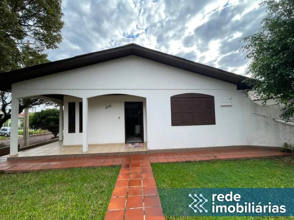 Casa de esquina - bem localizada