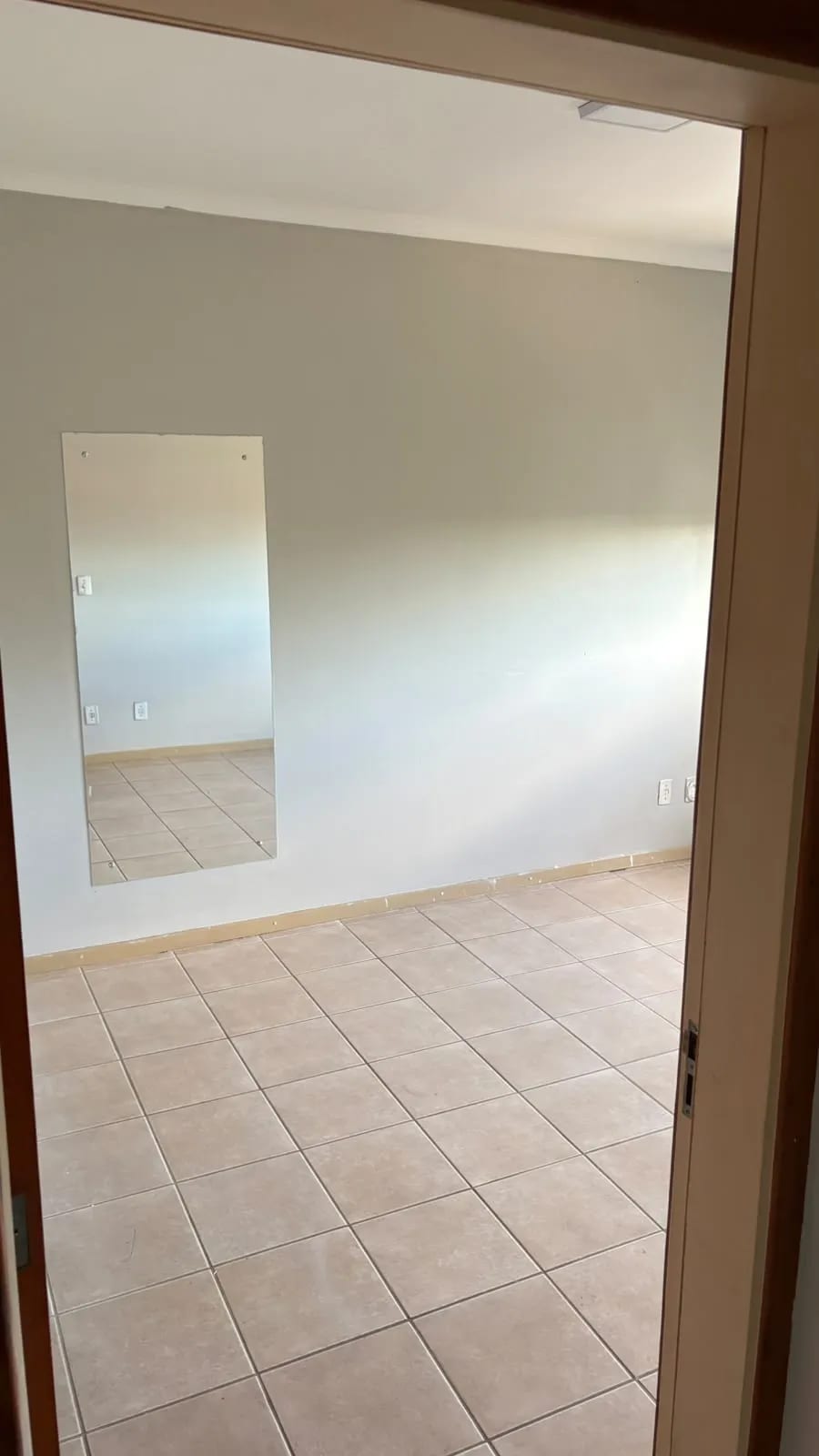 APARTAMENTO PARA LOCAÇÃO – PRÓXIMO AO VIDA E SAÚDE