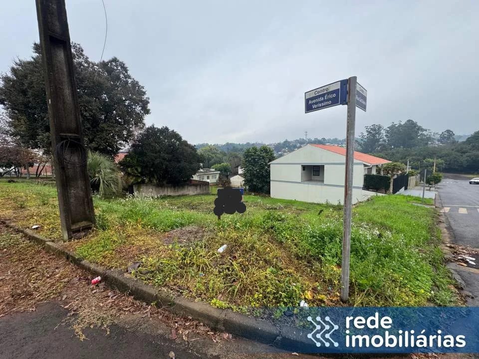 Terreno de esquina próximo ao Polivalente