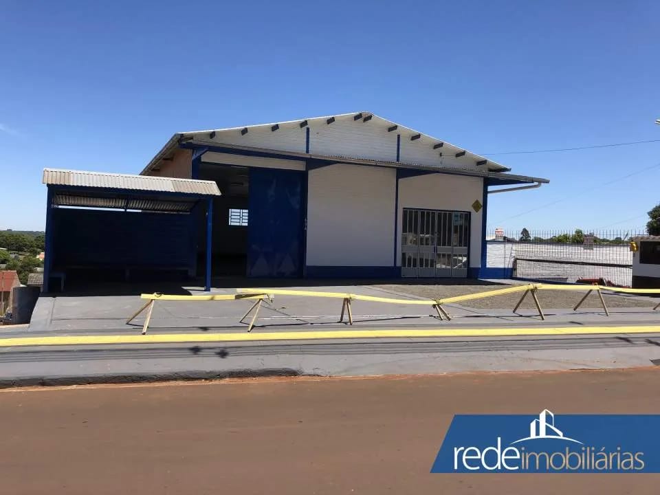 EXCELENTE PAVILHÃO PRÓXIMO AO MOSTEIRO