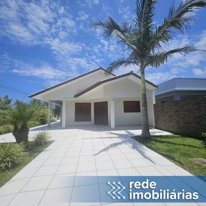 Casa em Arroio do Sal a 1 quadra do mar
