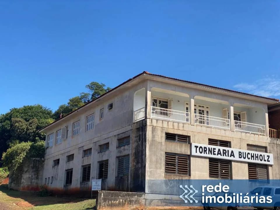 Imóvel comercial na Avenida Tuparendi