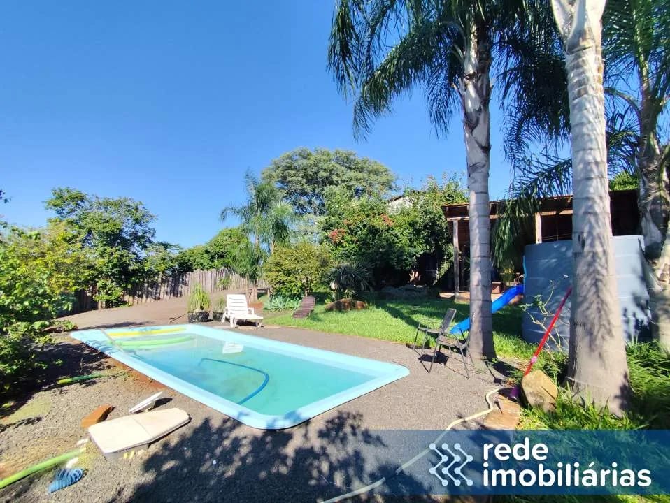 Pavilhão com residencia - BR 472