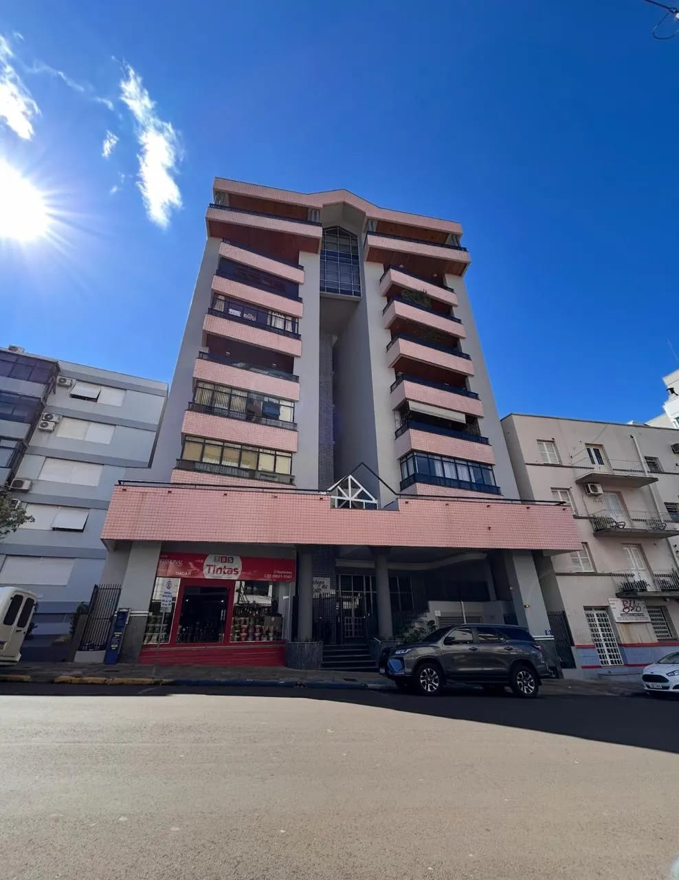 Apartamento mobiliado à venda no Centro de Santa Rosa/RS