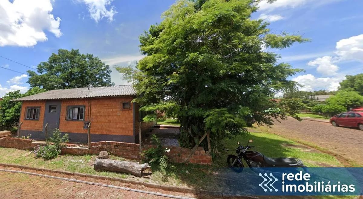 Casa com amplo terreno - Cruzeiro