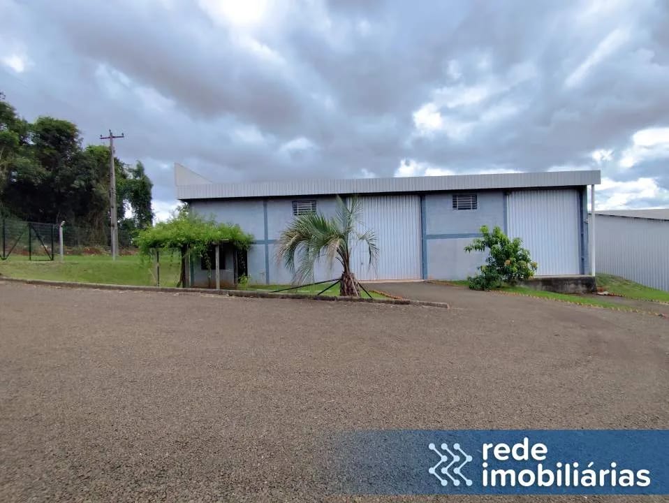 Pavilhão - 666 m²