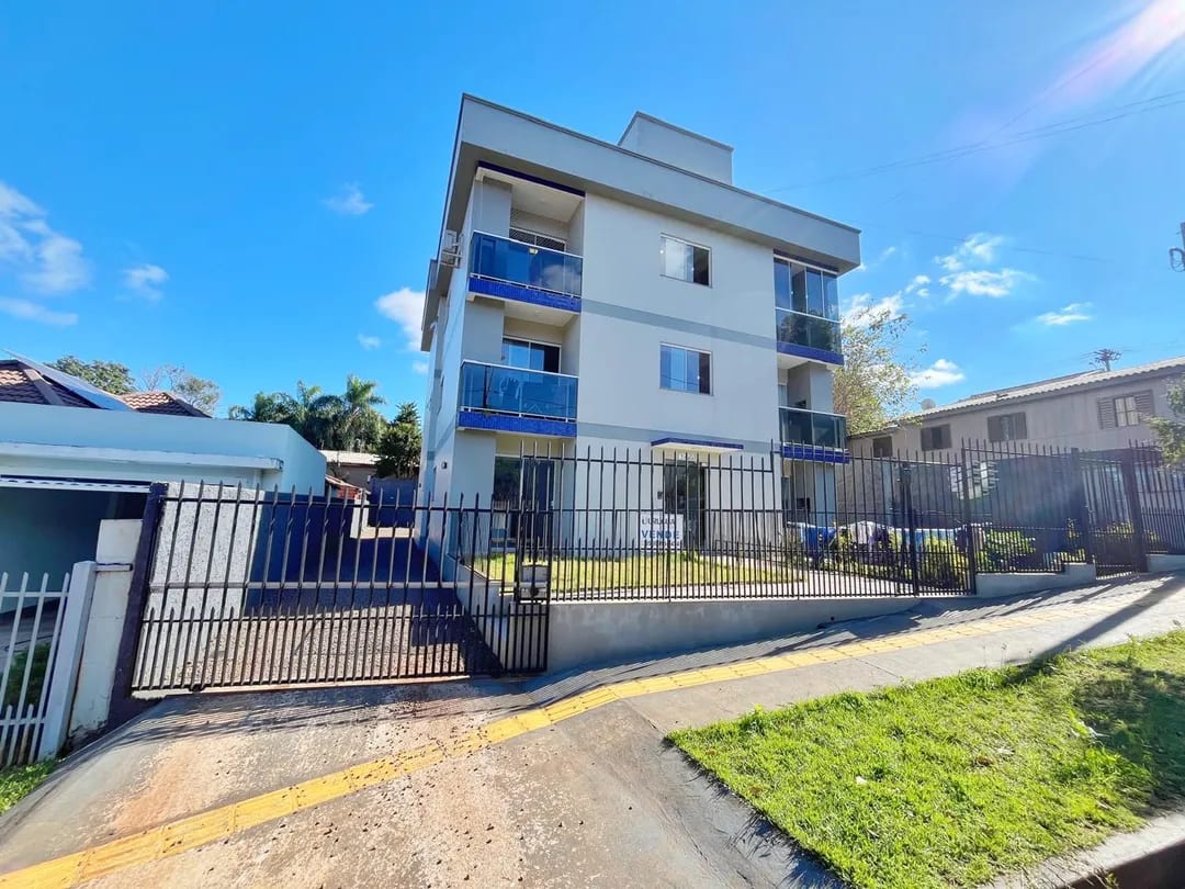 Apartamento semimobiliado - Balneária