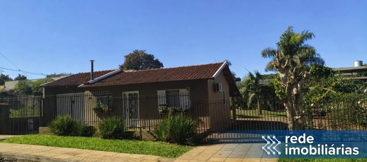 CASA COM PISCINA BAIRRO CRUZEIRO