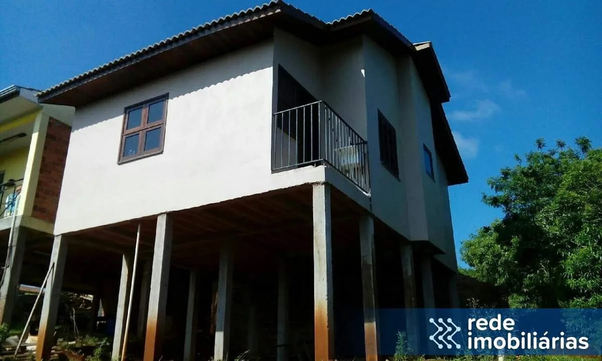 CASA NO BAIRRO CRUZEIRO