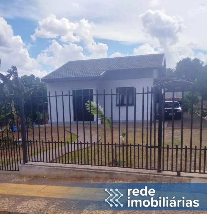 CASA NO BAIRRO CRUZEIRO
