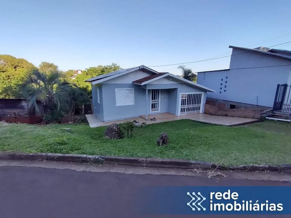 CASA COM TERRENO AMPLO PARA VENDA
