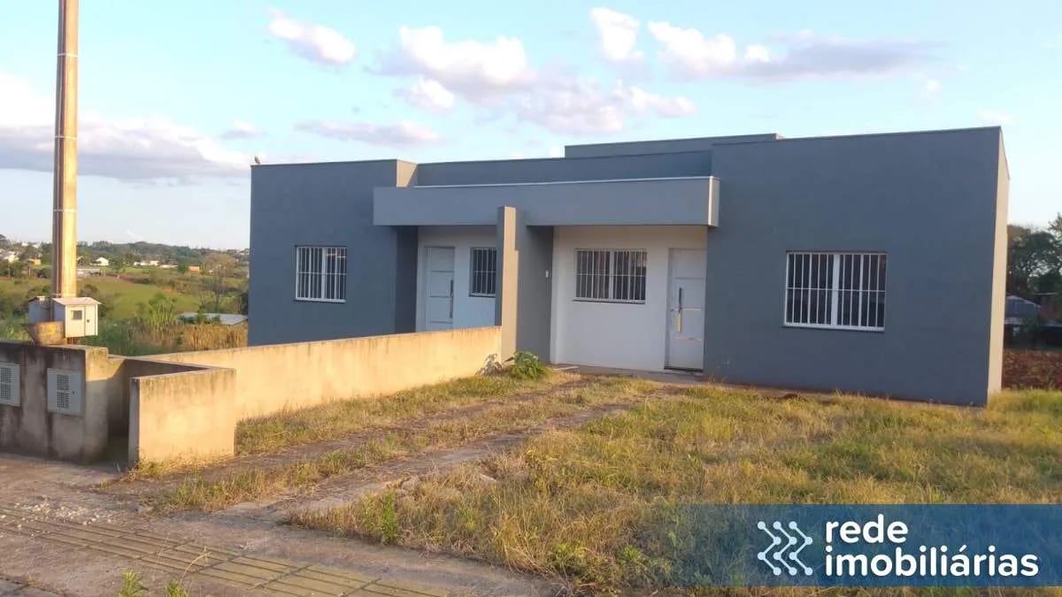 LOTE COM DUAS CASAS GEMINADAS