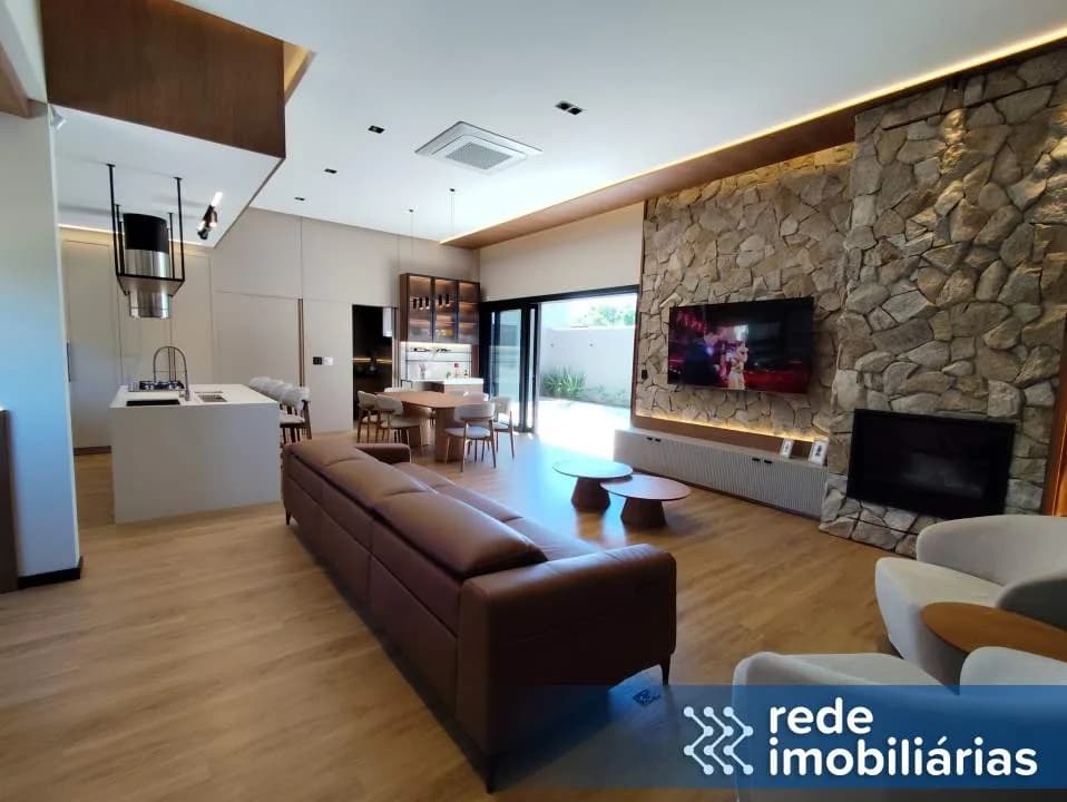 CASA DE ALTO PADRÃO- LOTEAMENTO MEDITERRÂNEO