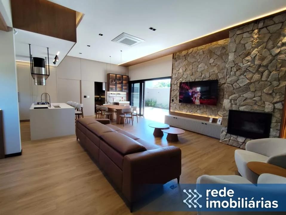 CASA DE ALTO PADRÃO- LOTEAMENTO MEDITERRÂNEO