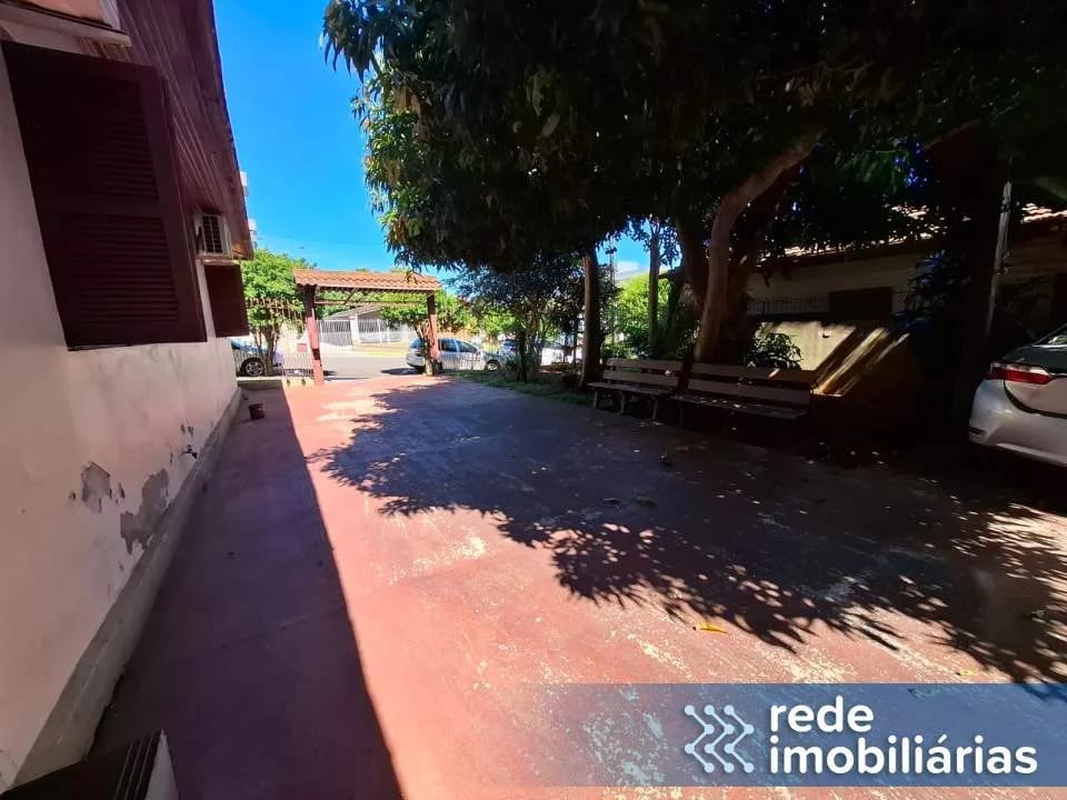 Casa próximo a área das Clinicas